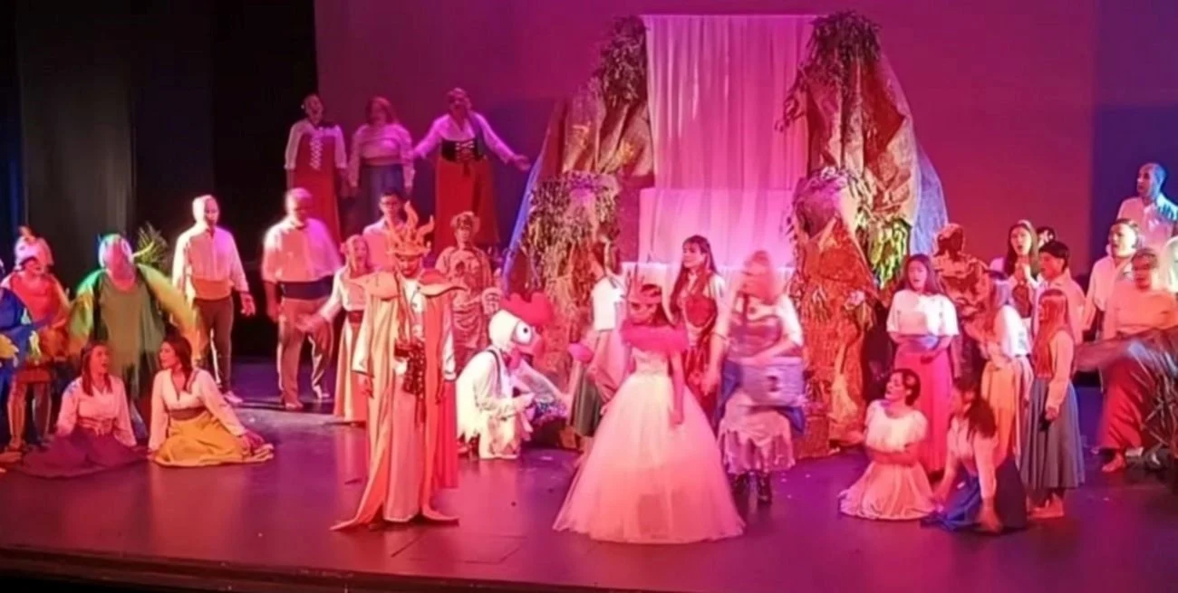 BRUJA CARA LA PRIMERA ÓPERA PARA INFANCIAS DE LA COMPOSITORA SANTAFESINA MARCELA SABIO SIGUE SONANDO EN MUCHOS LUGARES.